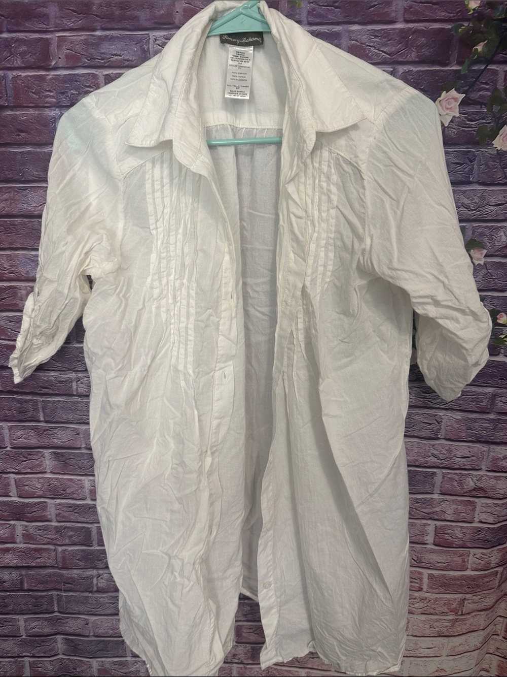 Tommy Bahama White Women's Button-Down long  Shirt in size small lovely fit